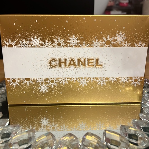 Chanel Moisture To Go Essentials Set - Picture 7 of 12